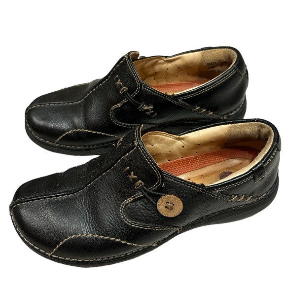 Clarks Unstructured Women's Un.Loop Slip-On Shoe - Picture 1 of 6